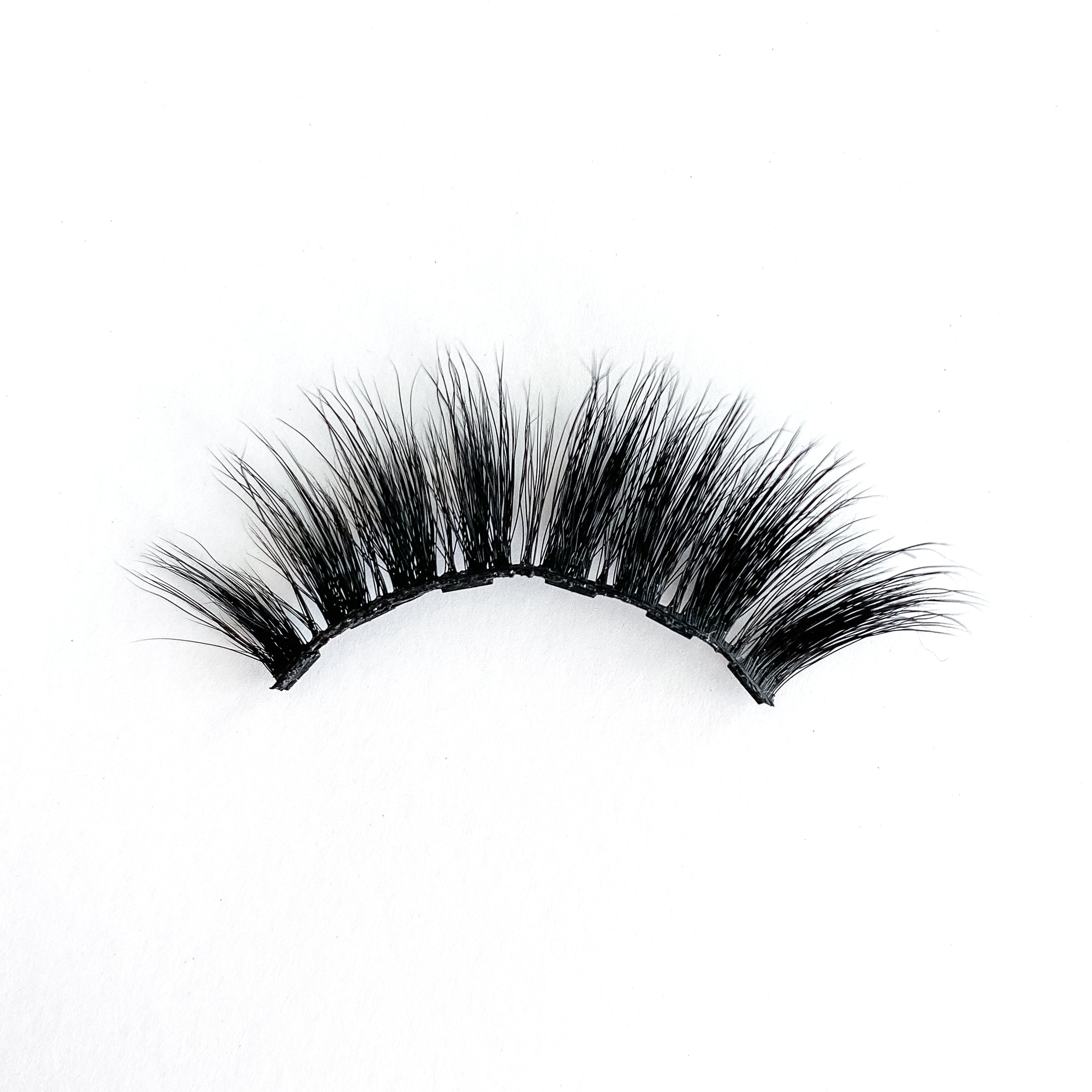 Wispy Dramatic Magnetic Eyelashes