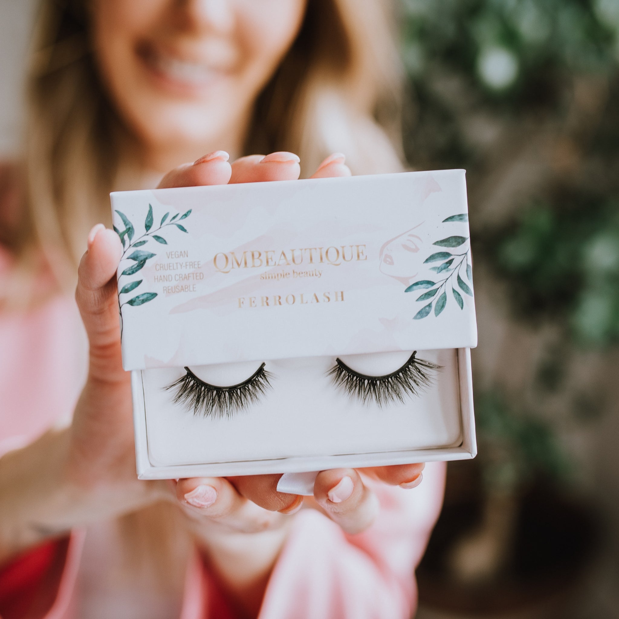 The Cats Meow Magnetic Eyelashes - Premium Reusable Magnetic Eyelashes. 100% Cruelty-Free & Vegan Fibers. Sustainably Packaged. Compostable Trays.